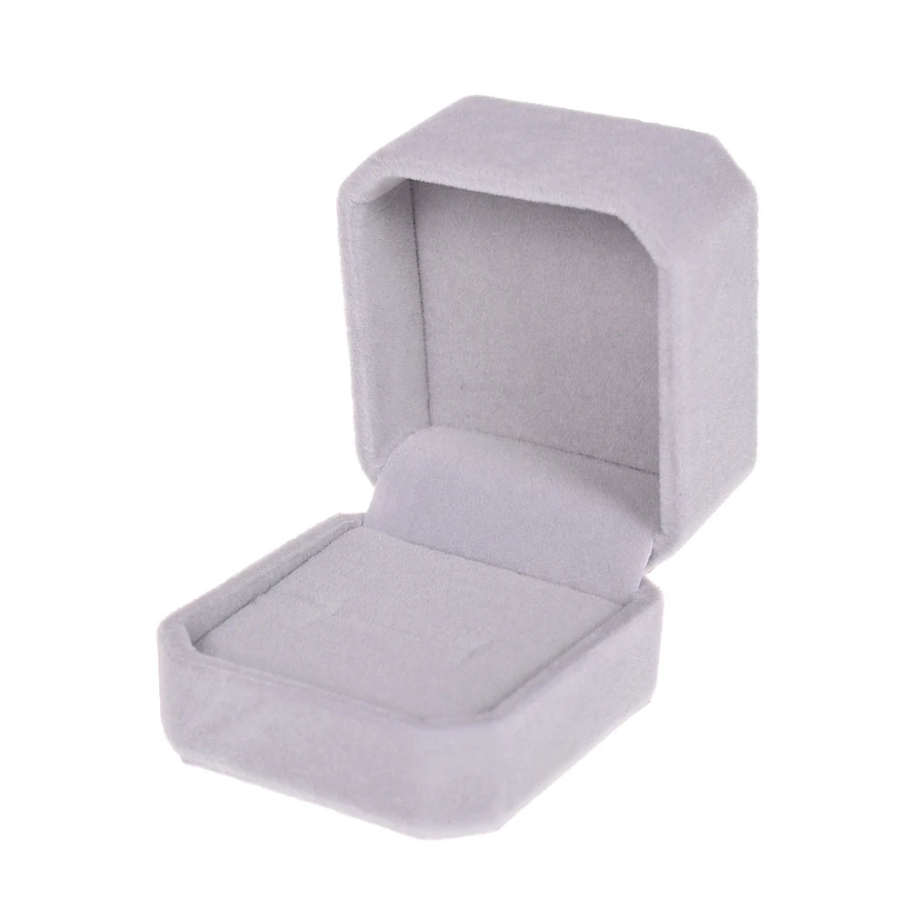 Luxury purple velvet ring box – elegant jewelry packaging for proposals, gifts, and anniversaries. Available in 6 colors, perfect for showcasing engagement rings and fine jewelry.